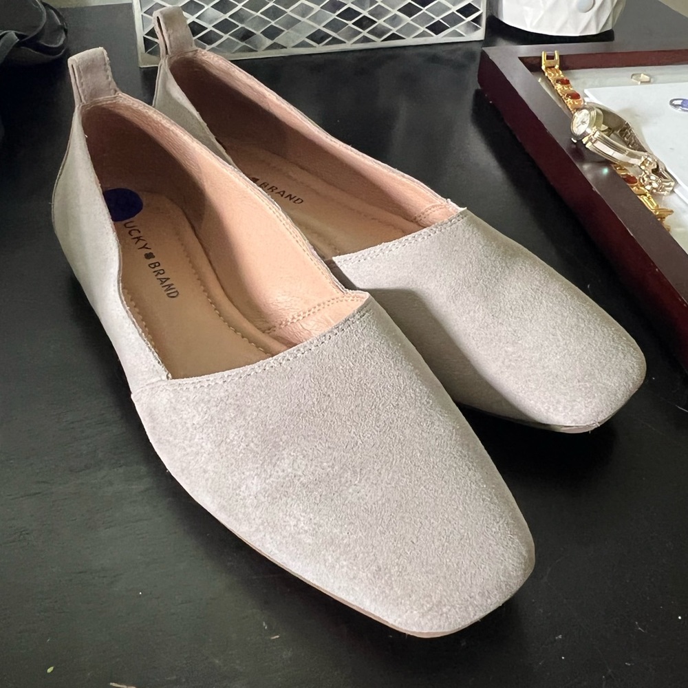 Mauve ballet flat